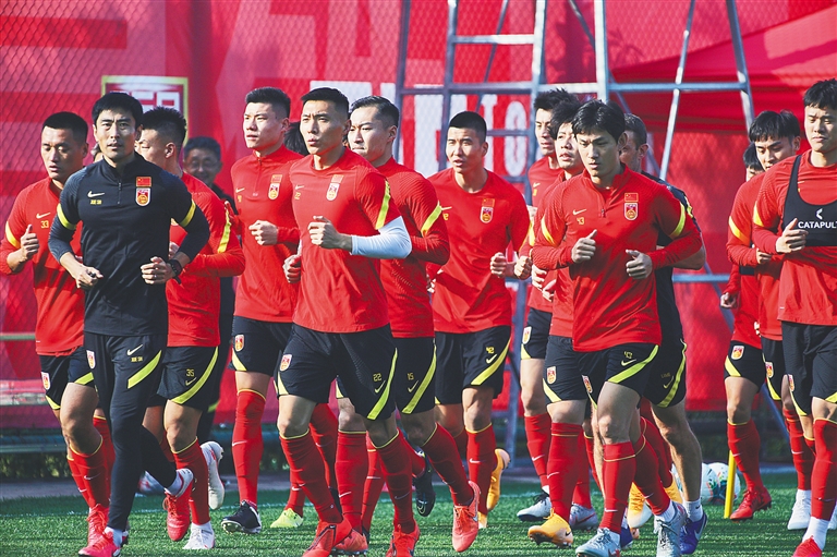 我们的米兰德比进球TOP25（米兰德比25粒经典进球回顾）