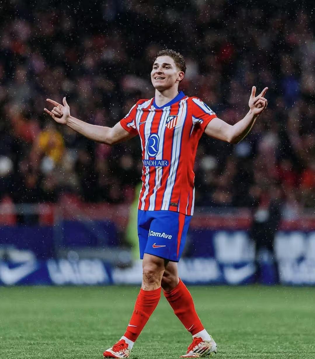 二象性，海港去年进96球刷中超纪录，今年丢44球刷冠军队纪录（两面海港：去年96球创中超进球纪录，今年丢44球创冠军队失球纪录）