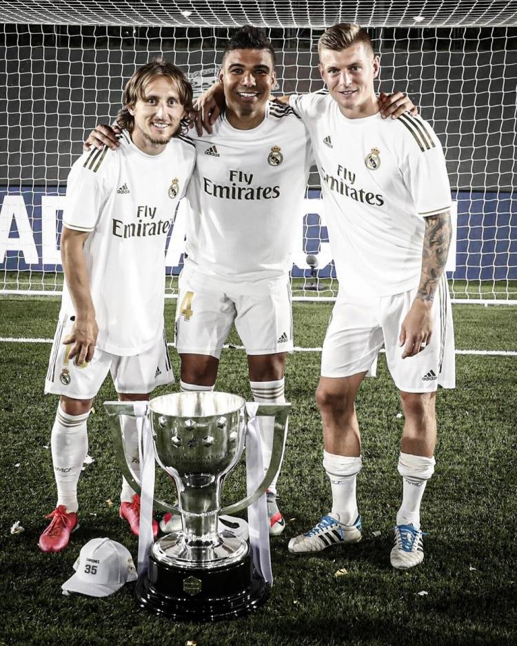 莫伦特斯：皇马应该公开力挺阿隆索；部分球员已脱离球队计划（莫伦特斯：皇马应公开支持阿隆索，部分球员已不在球队计划内）