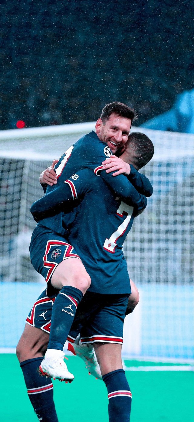 东道主签运不错 法国队遭遇强敌 美加墨世界杯分组抽签结果揭晓（美加墨世界杯分组揭晓：东道主签运佳，法国遭强敌）