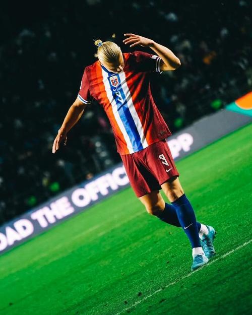 美记：相比选秀权雄鹿更想用字母换成名球星，比如特雷·杨（美媒：雄鹿宁要即战力巨星而非选秀权，甚至愿用字母哥换来如特雷·杨等球星）