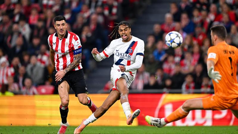 队友：梅西在场上场下都给我建议！跟他当队友是梦想成真！（队友：梅西场上场下都在指导我，与他同队堪称梦想成真）